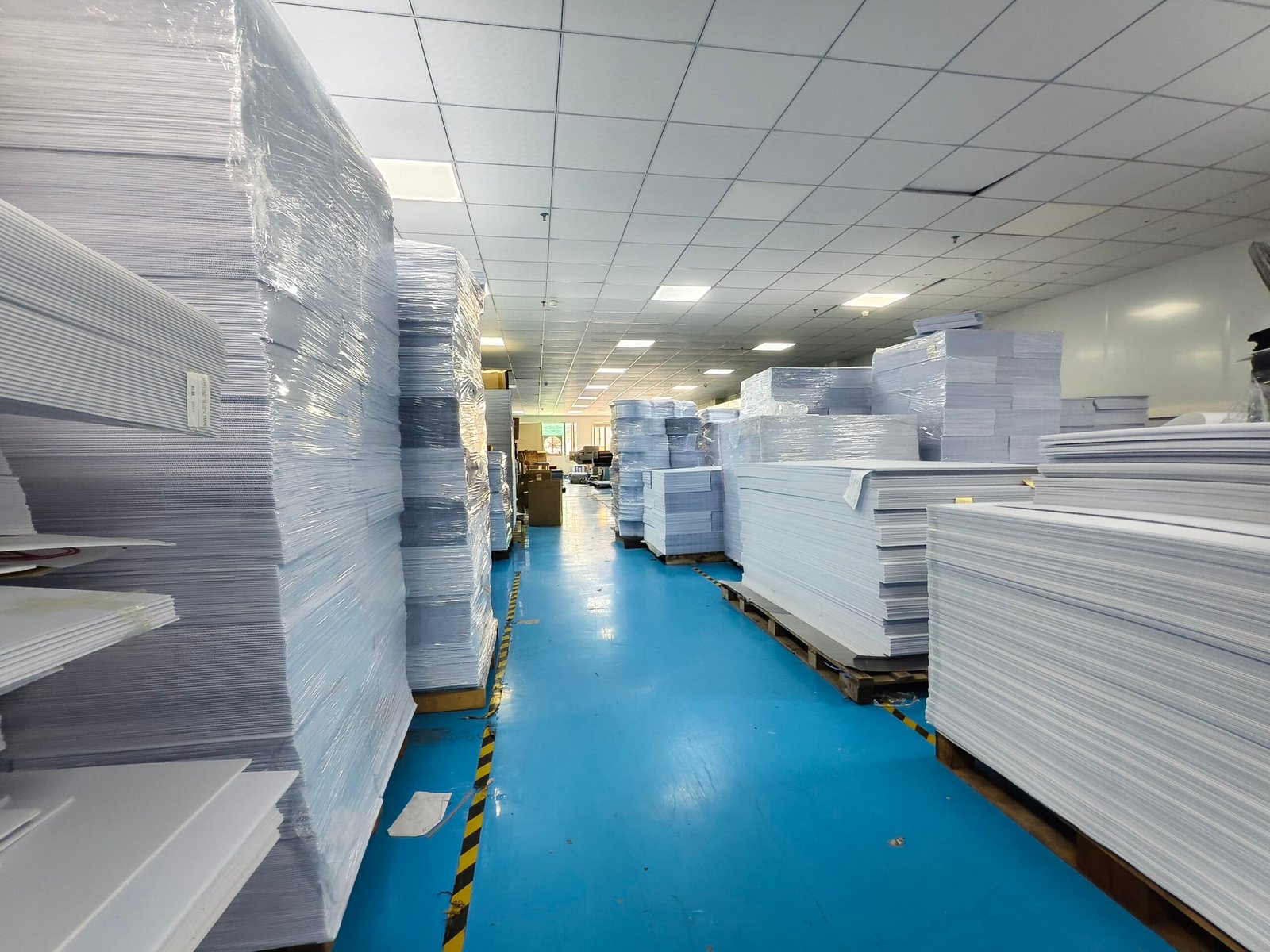 corrugated plastic sheet warehouse for custom yard sign production