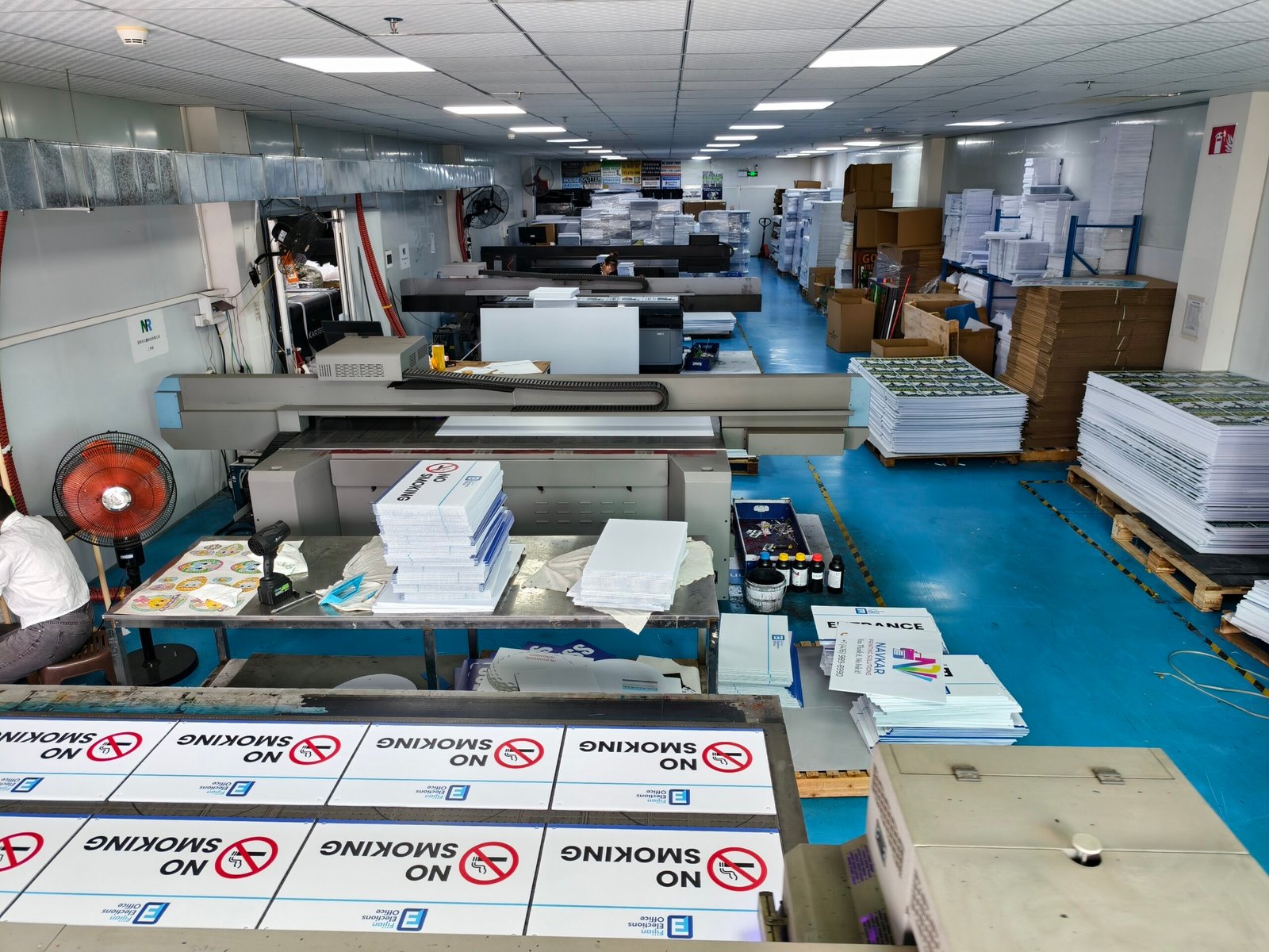 UV printing workshop for custom coroplast yard signs