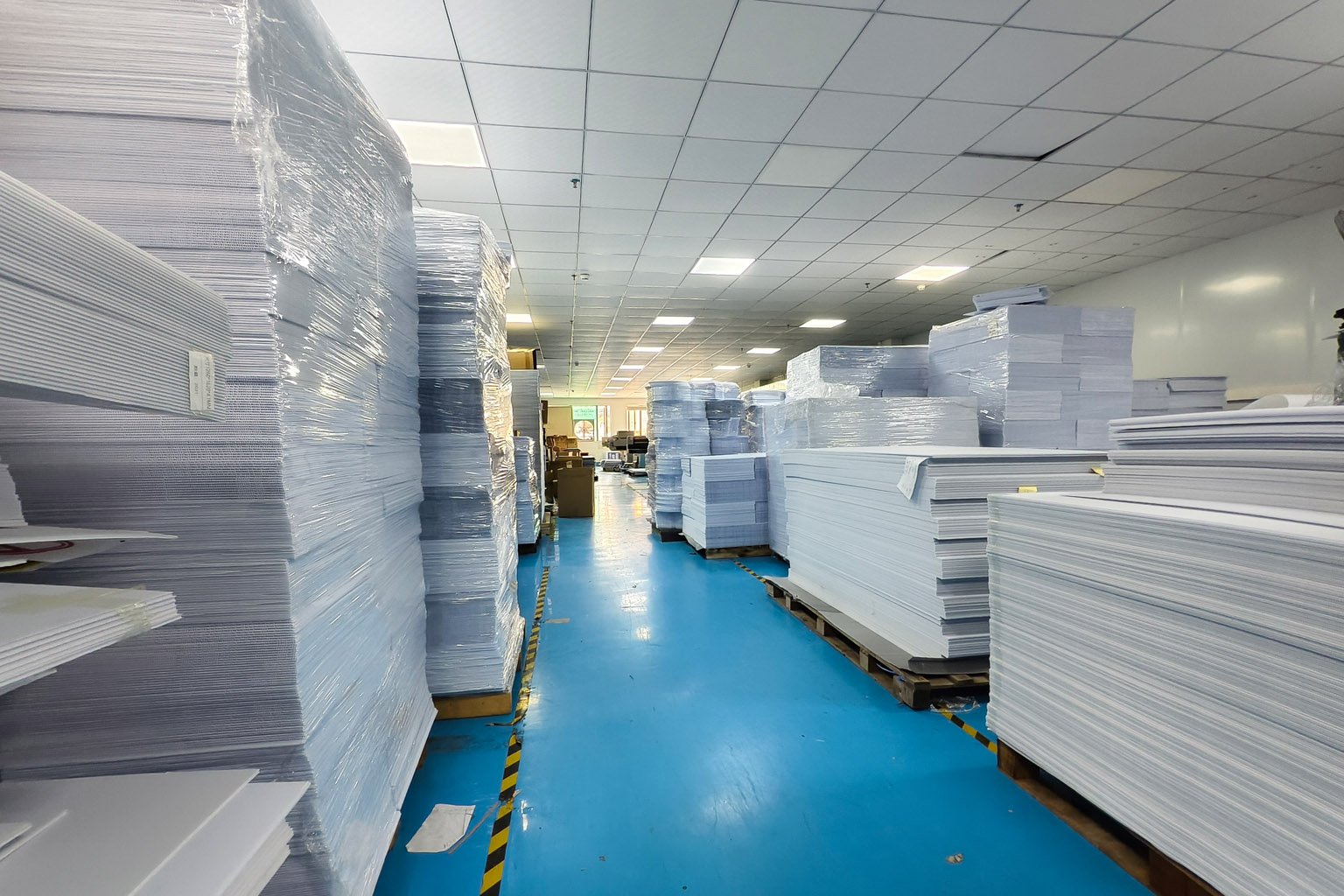 Comparison of 4mm and 5mm corrugated plastic sheets for custom yard signs