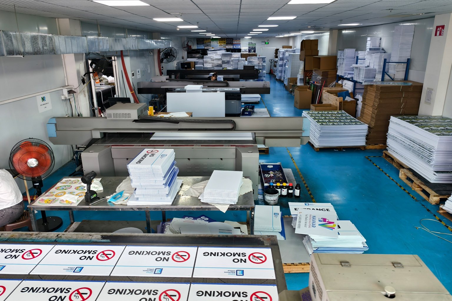 Neutral cartons prepared for blind shipping custom yard signs to reseller customers